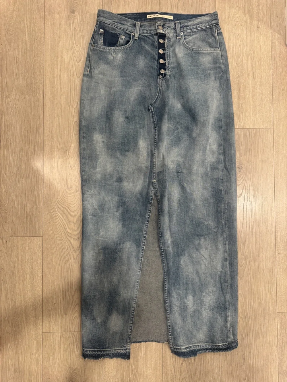 GRLFRND Men's Distressed Washed Blue Straight Jeans - Picture 3 of 9
